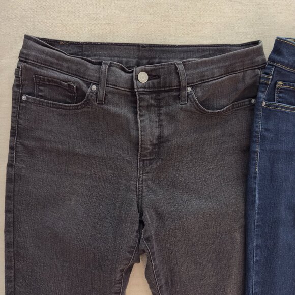 Two Pairs of Levi's Skinny Jeans (Sizes 28 & 29) - Picture 8 of 11